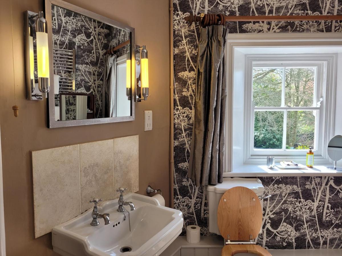 The Old Vicarage Bed & Breakfast Kington  Bagian luar foto